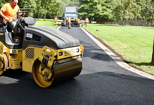 Asphalte condo Delson stationnement